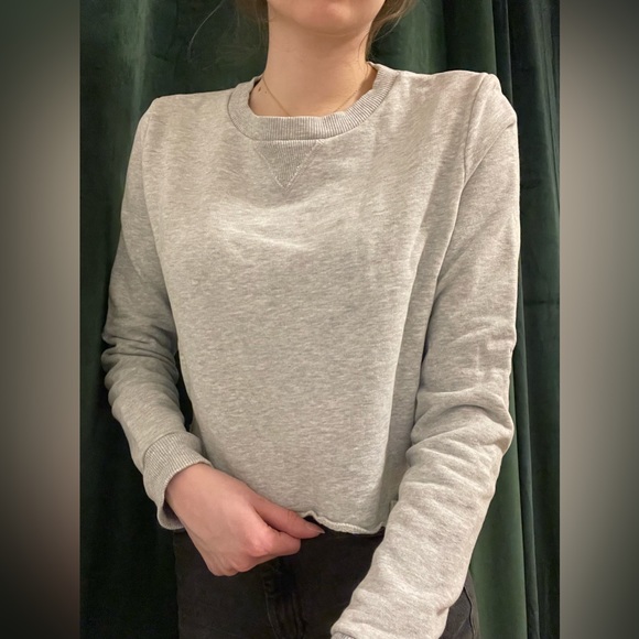 COS Stores cropped light grey cotton sweatshirt - Picture 6 of 12